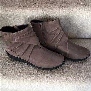 Clark’s Cloudstepper Women's Ankle Boots
